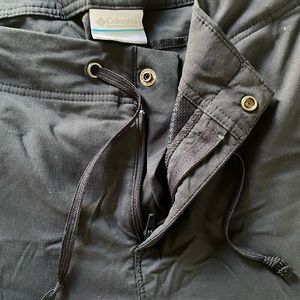 Columbia Waterproof Hiking 🥾 Shorts Size 16 in Black